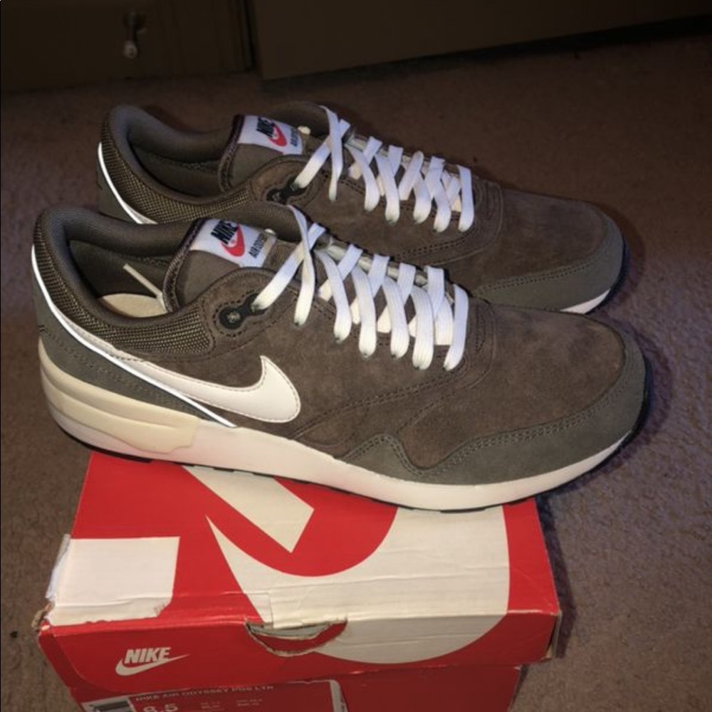 Nike Air Odyssey size 8.5